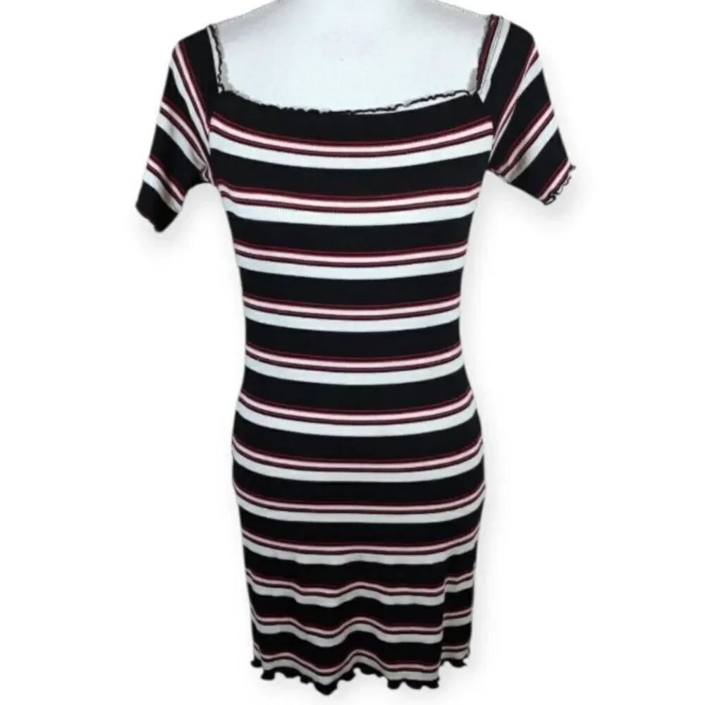 BLACK, WHITE, & RED STRIPE DRESS SZ.L EUC.